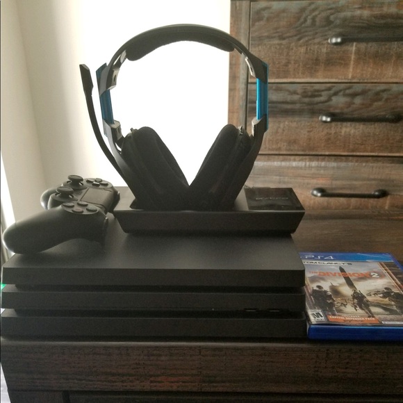 PS4 pro - Picture 1 of 1